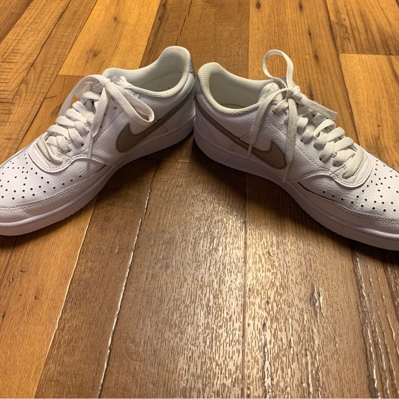 Nike Air Max Excee Athletic Sneakers Leather Size 7 Women’s or Youth EUC - Picture 5 of 9